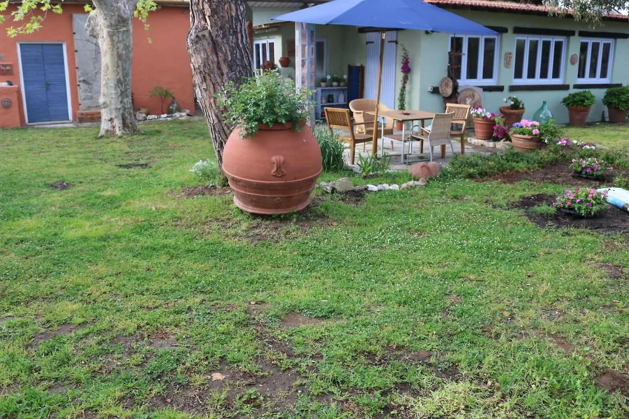 Lo Chalet Dell'Artista Torre del Lago Puccini 0*,  Ιταλία